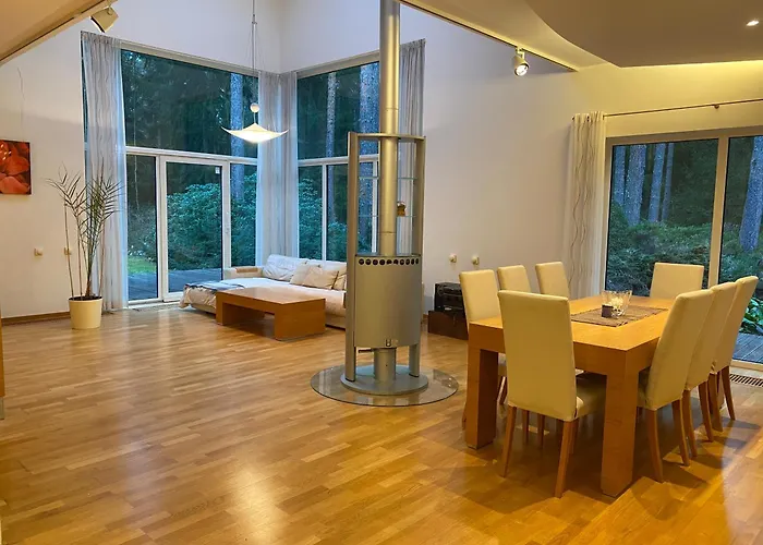 Kakumaee Raba - Puhkemaja Basseiniga Tallinnas Puhkemaja