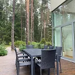 Kakumaee Raba - Puhkemaja Basseiniga Tallinnas