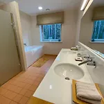 度假居 Kakumaee Raba - Puhkemaja Basseiniga Tallinnas 塔林