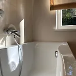 度假居 Kakumaee Raba - Puhkemaja Basseiniga Tallinnas 塔林