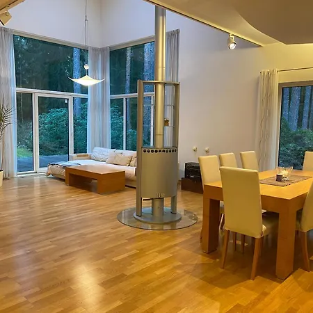 Kakumaee Raba - Puhkemaja Basseiniga Tallinnas 度假居