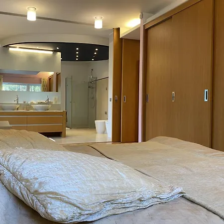 Kakumaee Raba - Puhkemaja Basseiniga Tallinnas 度假居 *