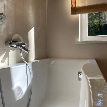 度假居 Kakumaee Raba - Puhkemaja Basseiniga Tallinnas 塔林