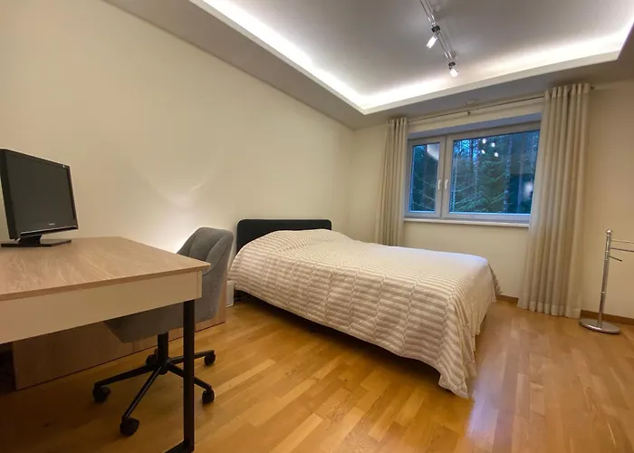 Kakumaee Raba - Puhkemaja Basseiniga Tallinnas Semesterbostad